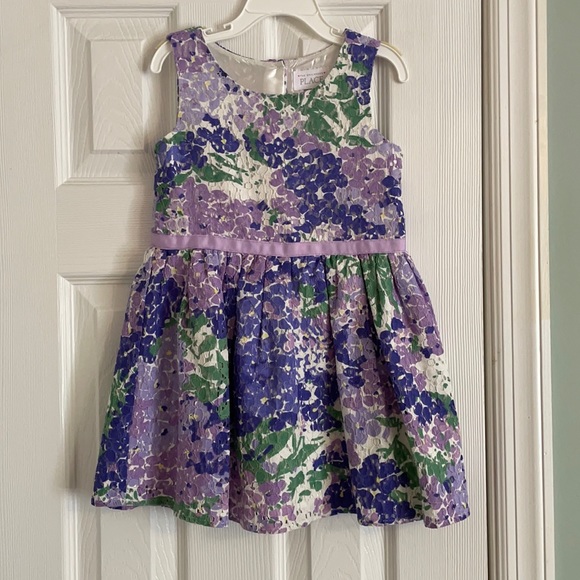 Beautiful floral dress!